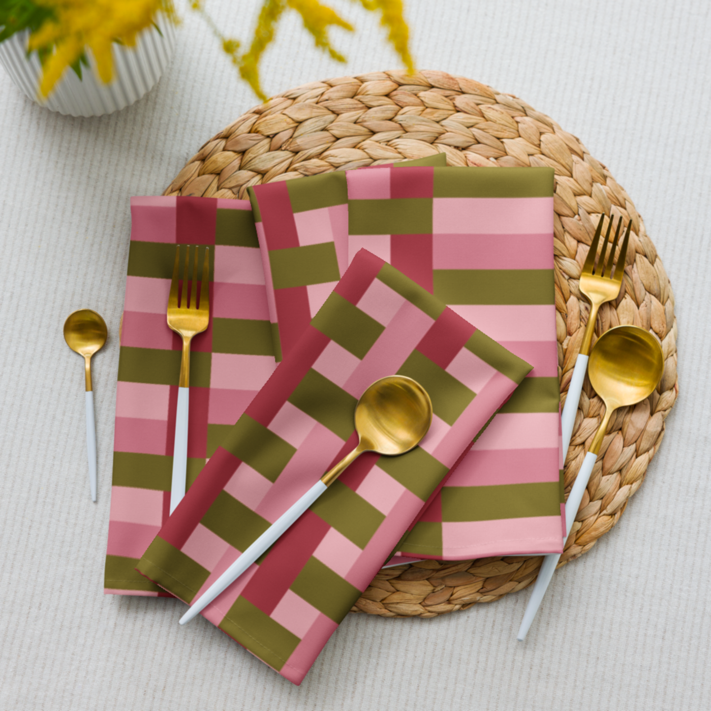 Pink and Green Geometric Cloth napkin set, Set of 4